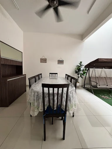 Anggun Tiara dining area