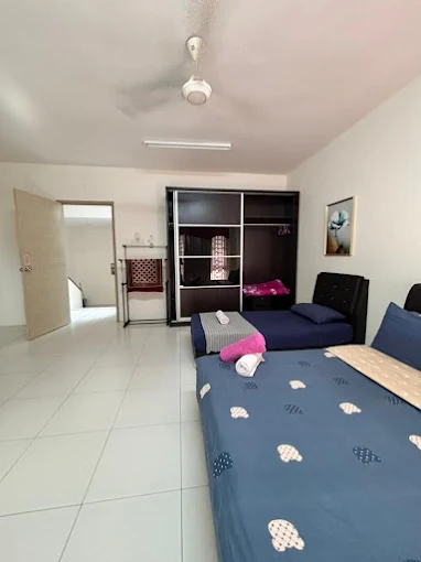 Anggun Tiara bedroom